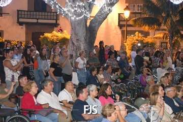 Concierto de Nia Correia en San Juan/Francisco Javier Santana e Ildefonso Rodríguez.